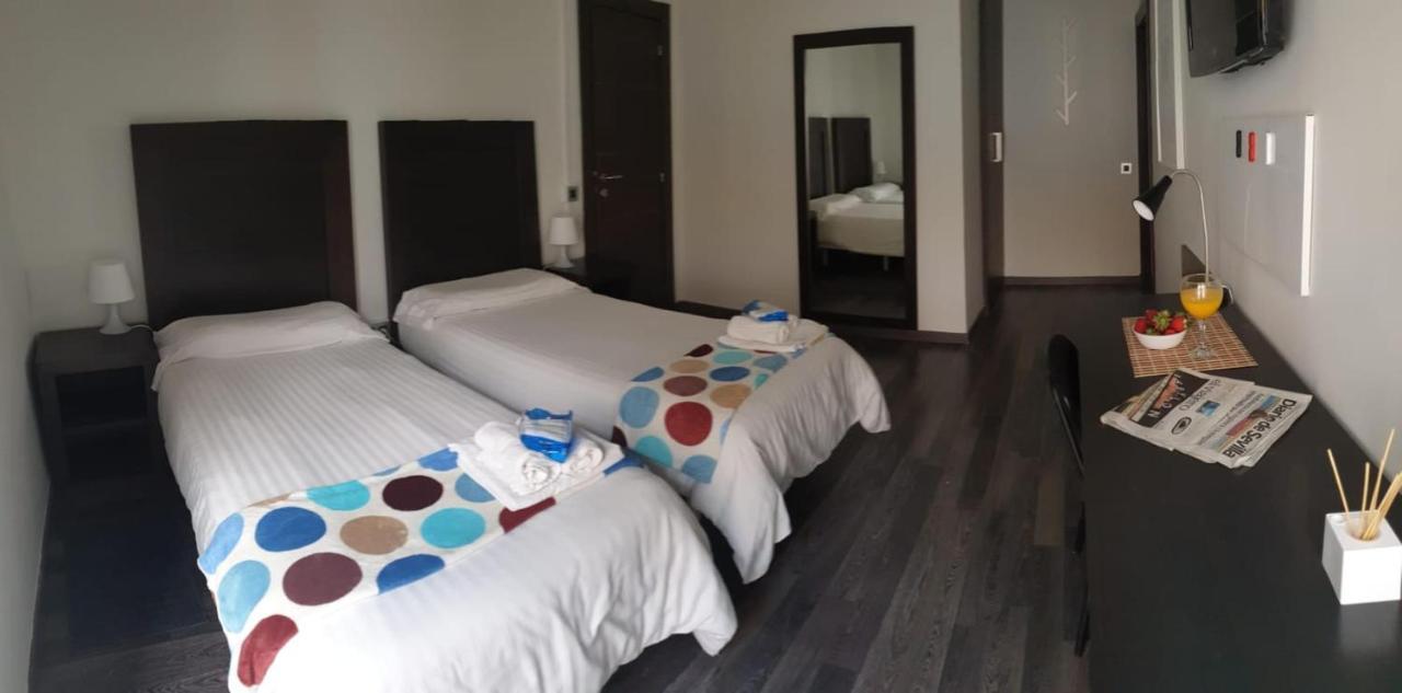 نزل إشبيليةفي Residencia Viriato المظهر الخارجي الصورة