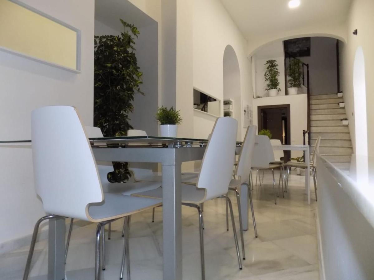 نزل إشبيليةفي Residencia Viriato المظهر الخارجي الصورة