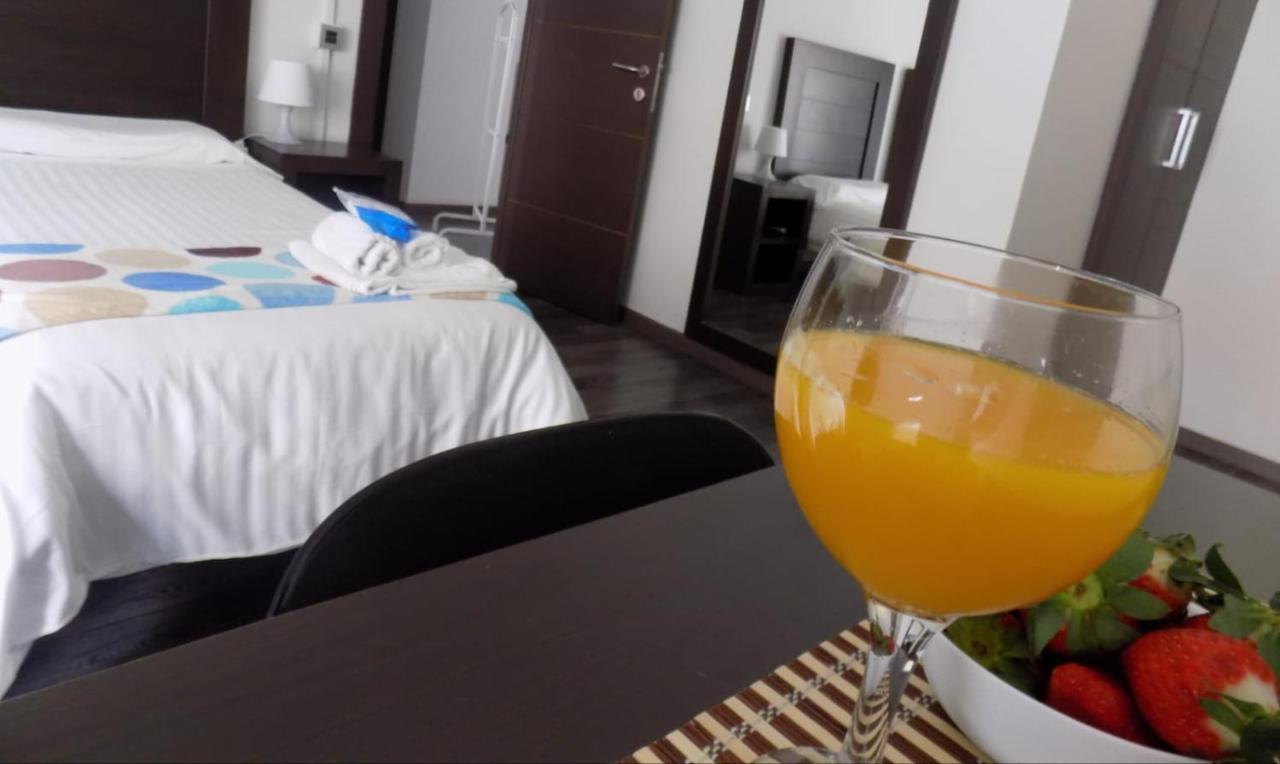نزل إشبيليةفي Residencia Viriato المظهر الخارجي الصورة
