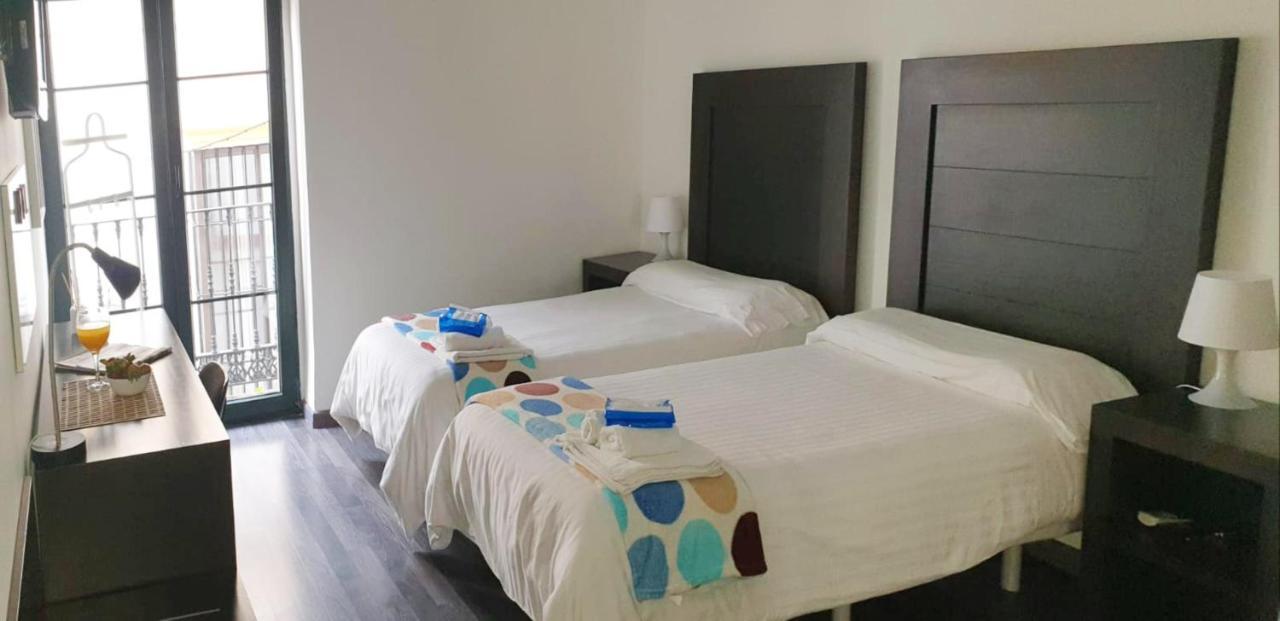 نزل إشبيليةفي Residencia Viriato المظهر الخارجي الصورة